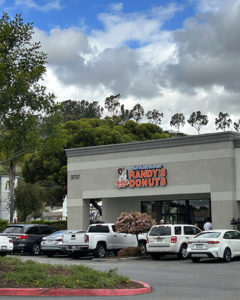 Randy's Donuts storefront in San Diego
